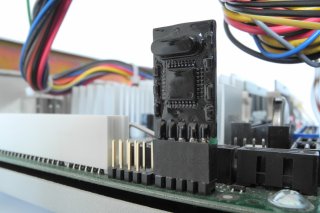 Intern HW USB pipojen na USB konektor na zkladn desce vPC