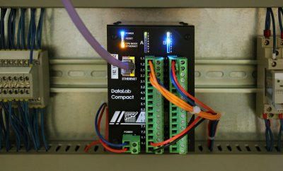 Jednotka DataLab s pipojenm na Ethernet TCP/IP a se dvma vstupn  vstupnmi moduly 