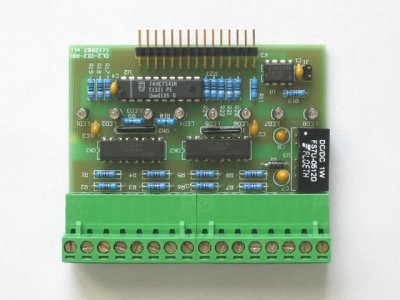 Optically insulated common-ground digital input module with power supply