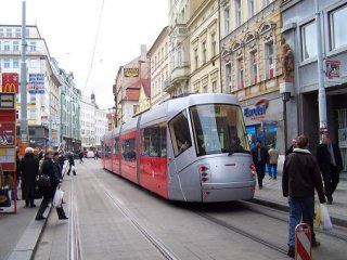 Tramvaj koda 14Tv centru Prahy