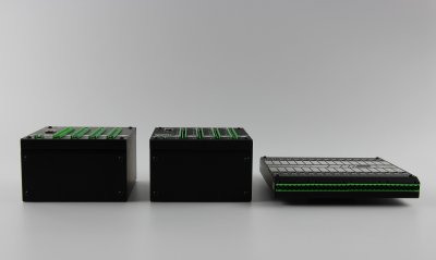 Jednotky DataLab jsou v sametově černě eloxovaných elegantních hliníkových skříňkách.
