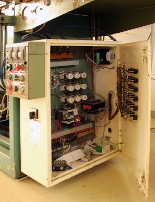 The DataLab unit is placed in the switchboard of the machine, here in the Compact variant...