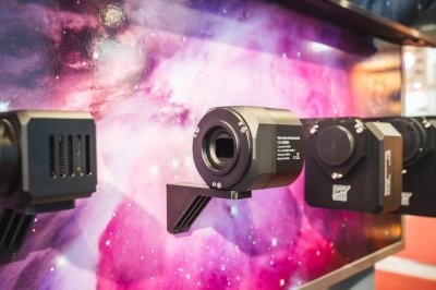 Kamera C1+12000 um�st�n� na v�stavn�m panelu