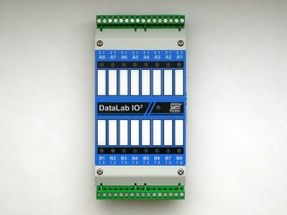 DataLab IO zabírá pouze polovinu DIN lišty ve srovnání s DataLab IO.
